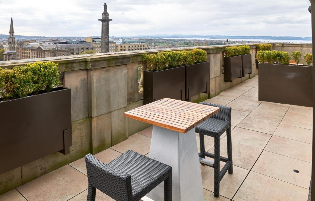 الشقق الفندقية Cheval The Edinburgh Grand المظهر الخارجي الصورة The rooftop terrace at the Edinburgh Marriott Hotel