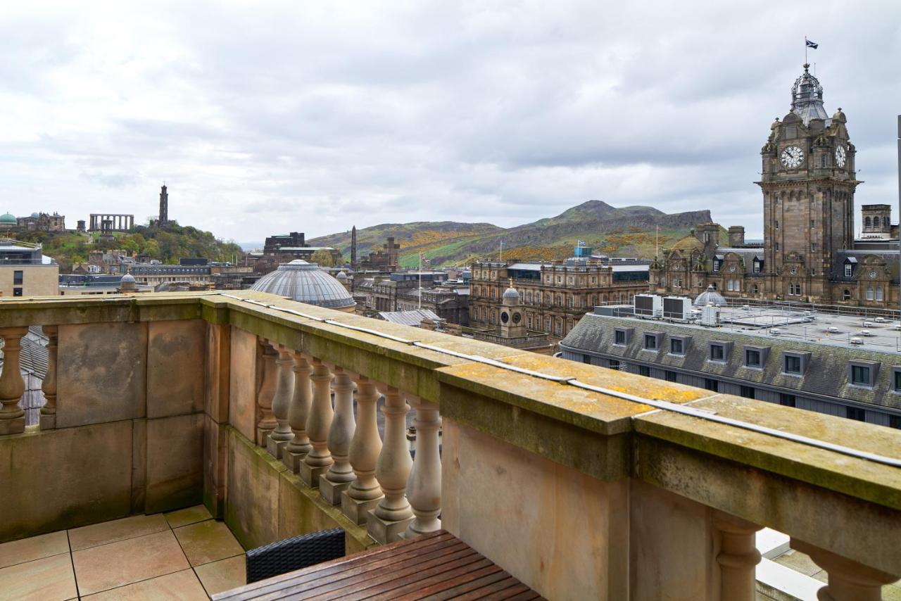 الشقق الفندقية Cheval The Edinburgh Grand المظهر الخارجي الصورة The view from the rooftop terrace
