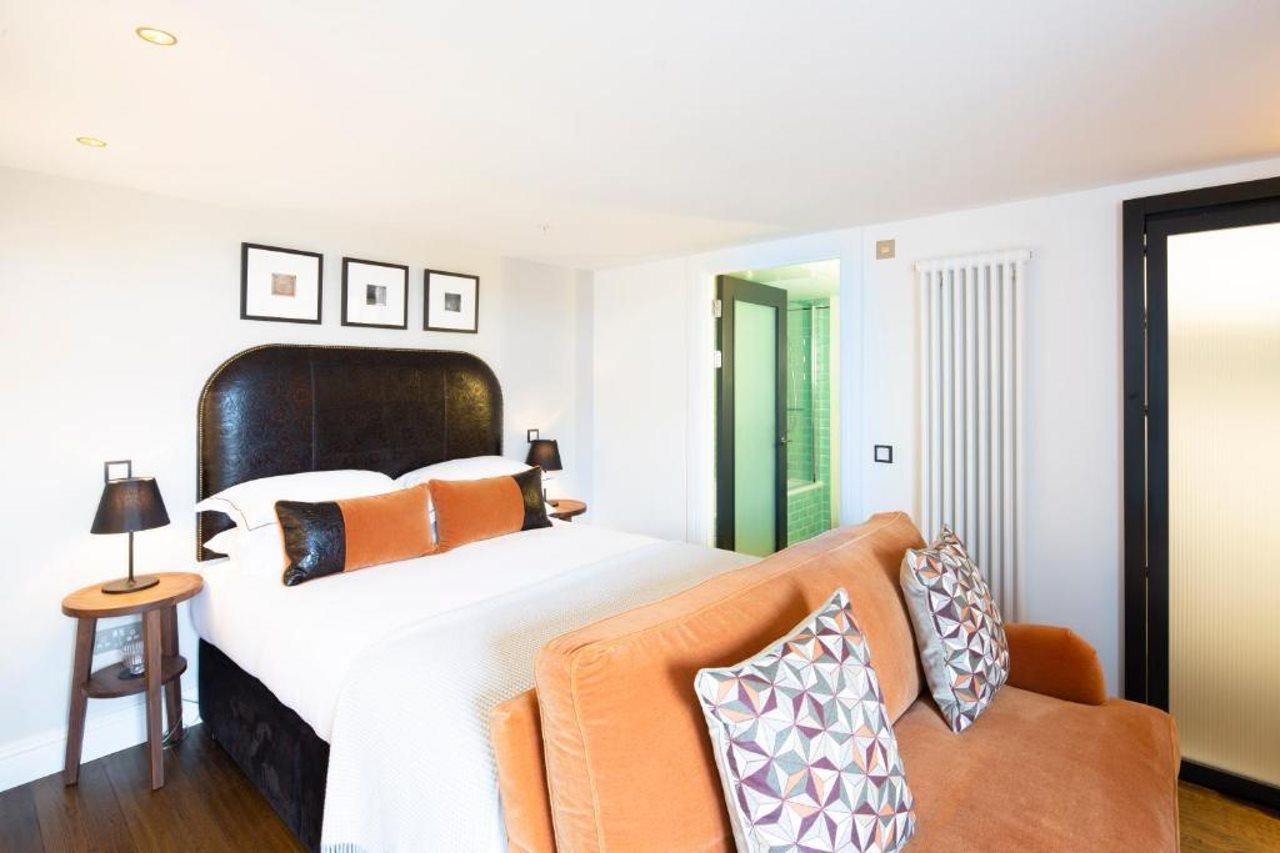 الشقق الفندقية Cheval The Edinburgh Grand المظهر الخارجي الصورة A bedroom at the hotel