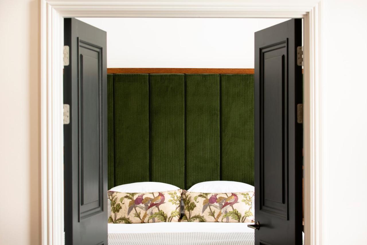 الشقق الفندقية Cheval The Edinburgh Grand المظهر الخارجي الصورة A bedroom at the hotel